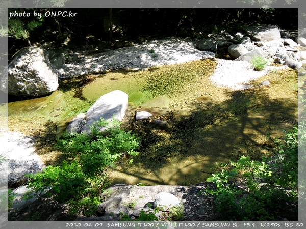 주왕산 제1,2,3폭포 & 명일여관식당 - 출입시간은 평일 9~16시 성수기, 주말, 공휴일은 8시~18시로 정해져 있다. 주왕산 하천