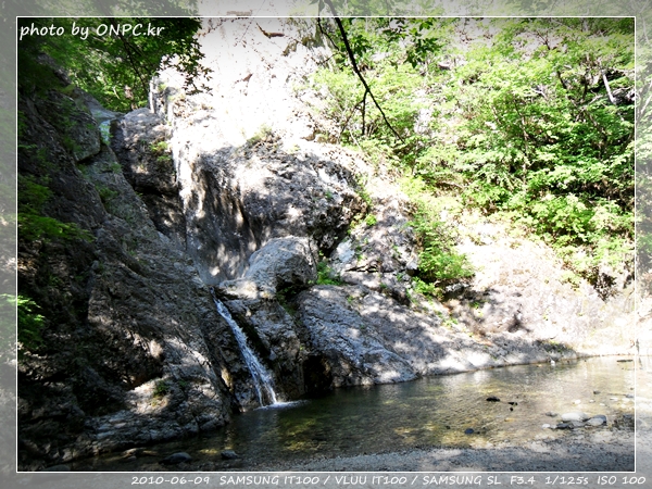 주왕산 제1,2,3폭포 & 명일여관식당 - 출입시간은 평일 9~16시 성수기, 주말, 공휴일은 8시~18시로 정해져 있다. 주왕산 제2폭포
