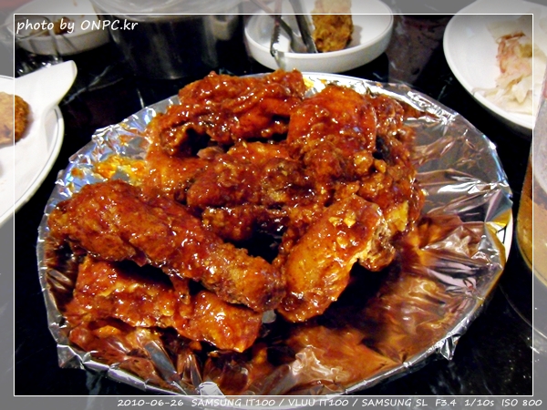 마지막 응원 - 울산 빅투치킨 -  LCD로 선명하게 볼 수 있는 자리! 둘 다 같이 시청이 가능한 좋은 자리에서 시작~ 마지막 응원 - 울산 빅투치킨