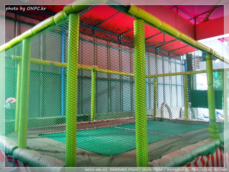 매콤한 왕갈비와 해물의 조화 - 성안동 아낙촌