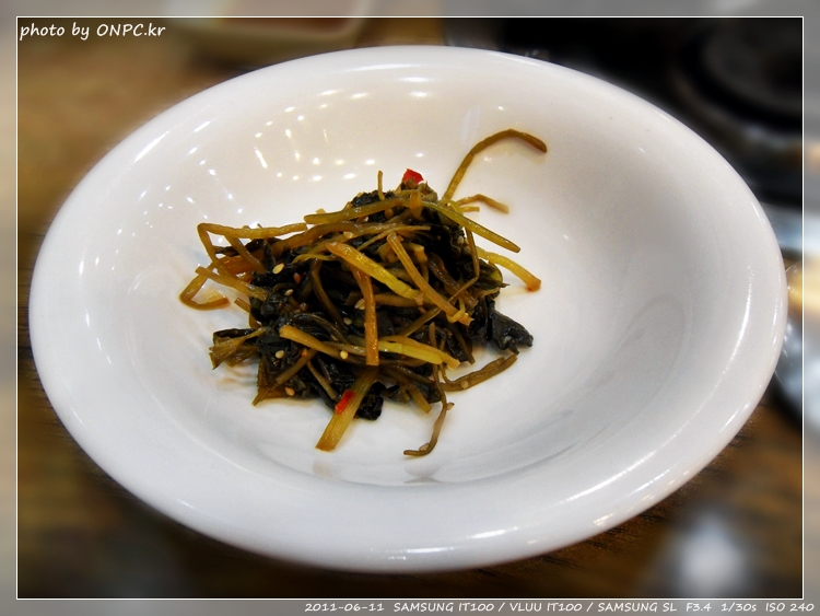 매콤한 왕갈비와 해물의 조화 - 성안동 아낙촌