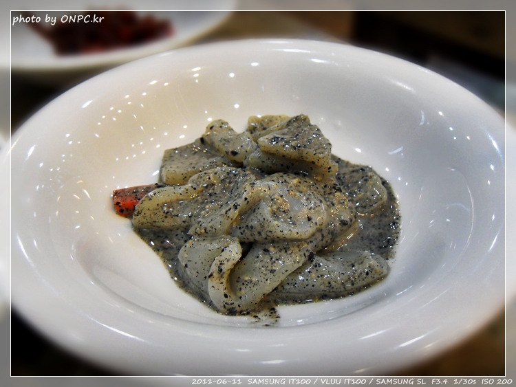 매콤한 왕갈비와 해물의 조화 - 성안동 아낙촌