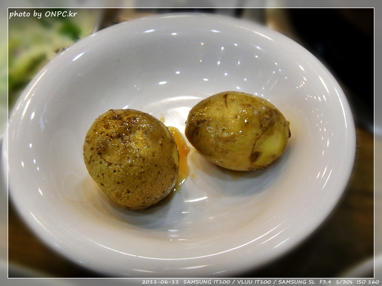 매콤한 왕갈비와 해물의 조화 - 성안동 아낙촌