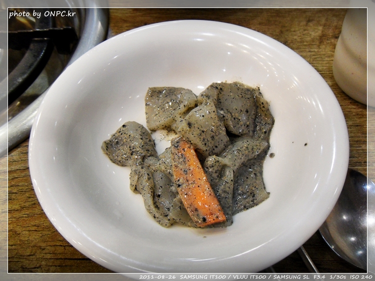 매콤한 왕갈비와 해물의 조화 - 성안동 아낙촌