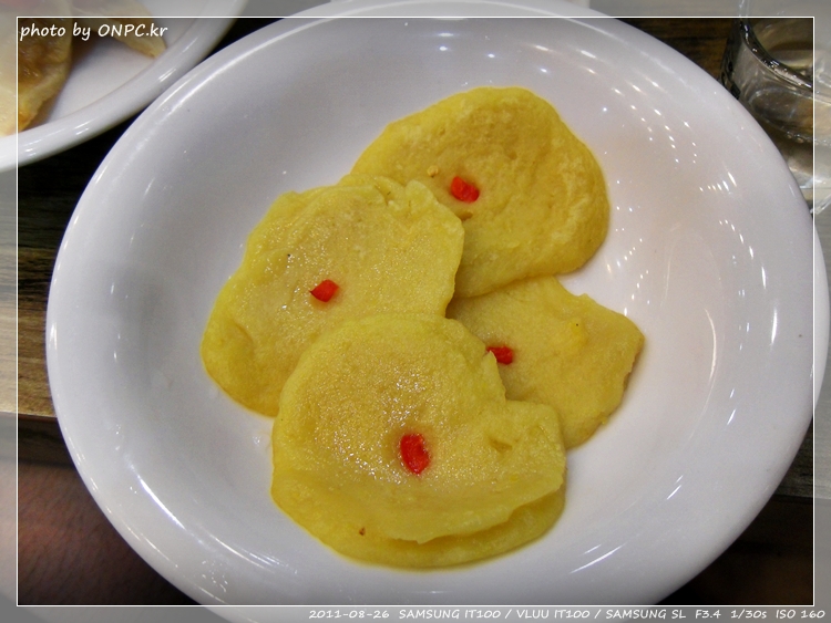 매콤한 왕갈비와 해물의 조화 - 성안동 아낙촌