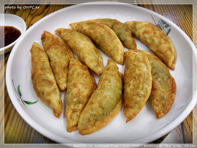 매콤한 자연송이 해물짬뽕과 어향류동고 - 2010년부터 불어오는 짬뽕 유행은 홍합짬뽕, 우리밀, 가리비, 멍게 짬뽕 등 여러 짬뽕 전문점들을 매콤한 자연송이 해물짬뽕과 어향류동고