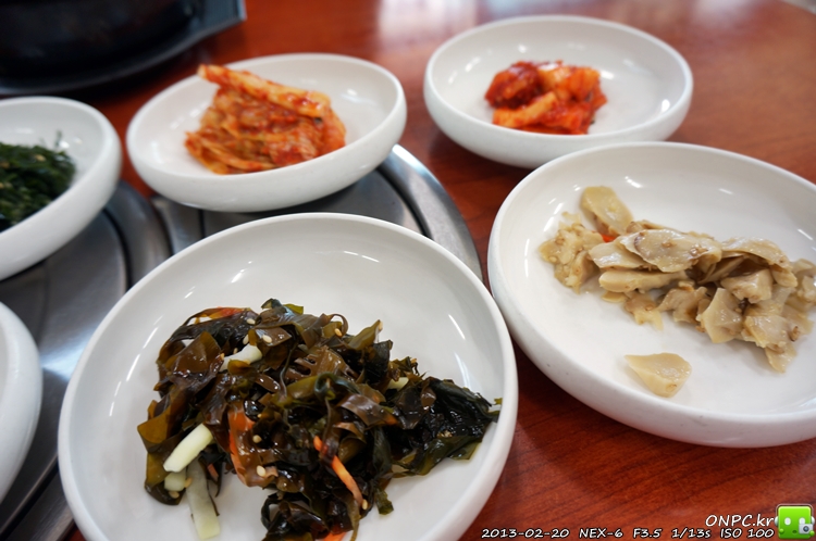 통통한 굴과 싱싱한 낙지 - 낙게찜과 굴국밥 - 통영굴인가봐요~ 택배로 배달 받으시는 듯했어요. 통통한 굴과 싱싱한 낙지 - 낙게찜과 굴국밥