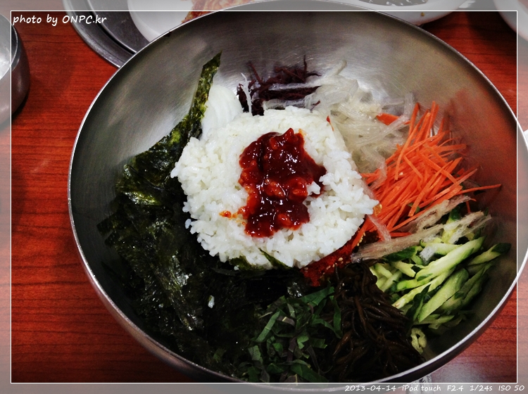 통통한 굴과 싱싱한 낙지 - 낙게찜과 굴국밥 - 통영굴인가봐요~ 택배로 배달 받으시는 듯했어요. 통통한 굴과 싱싱한 낙지 - 낙게찜과 굴국밥