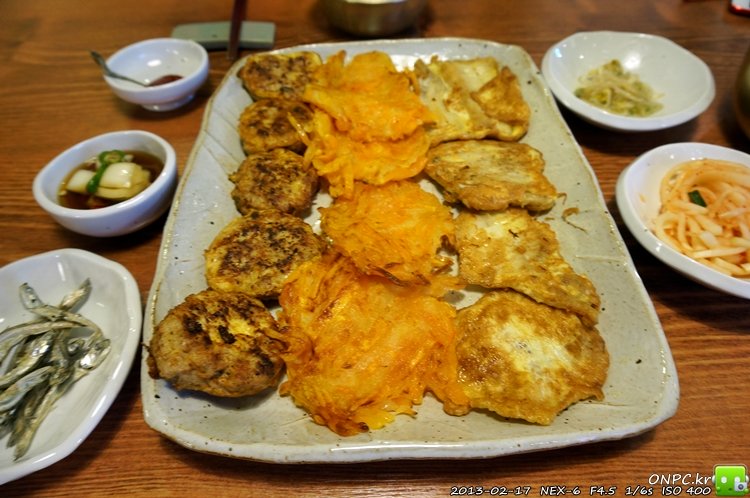 푸짐한 안주에 막걸리 한잔~ 호호파전