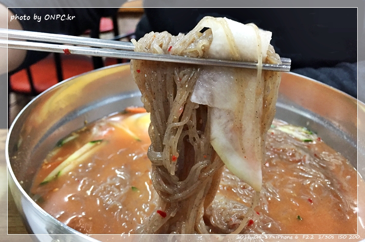 메밀함량이 높은 메밀요리전문점 - 초록색 간판이 눈에 들어오네요. 연암 초등학교 옆입니다. 들어가 볼까요~ 메밀함량이 높은 메밀요리전문점