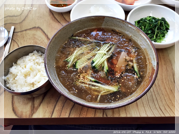 메밀함량이 높은 메밀요리전문점 - 초록색 간판이 눈에 들어오네요. 연암 초등학교 옆입니다. 들어가 볼까요~ 메밀함량이 높은 메밀요리전문점