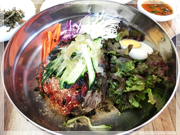 메밀함량이 높은 메밀요리전문점 - 초록색 간판이 눈에 들어오네요. 연암 초등학교 옆입니다. 들어가 볼까요~ 메밀함량이 높은 메밀요리전문점
