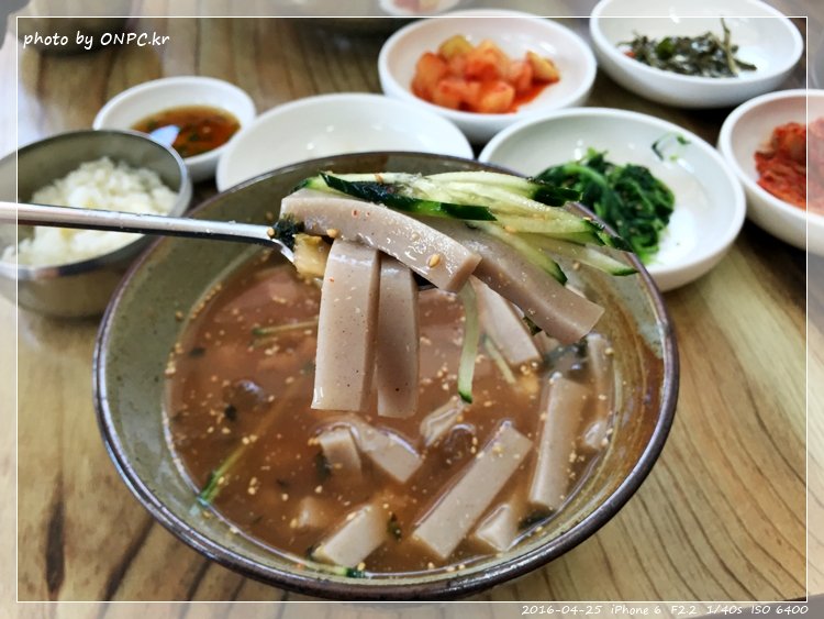 메밀함량이 높은 메밀요리전문점 - 초록색 간판이 눈에 들어오네요. 연암 초등학교 옆입니다. 들어가 볼까요~ 메밀함량이 높은 메밀요리전문점