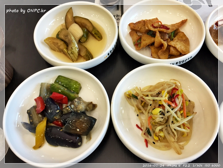 LA 북창동 순두부 - 울산화봉점 - 화봉동 쌍용예가 상가1층에 위치해 있고 입구 모습이에요. LA 북창동 순두부 - 울산화봉점