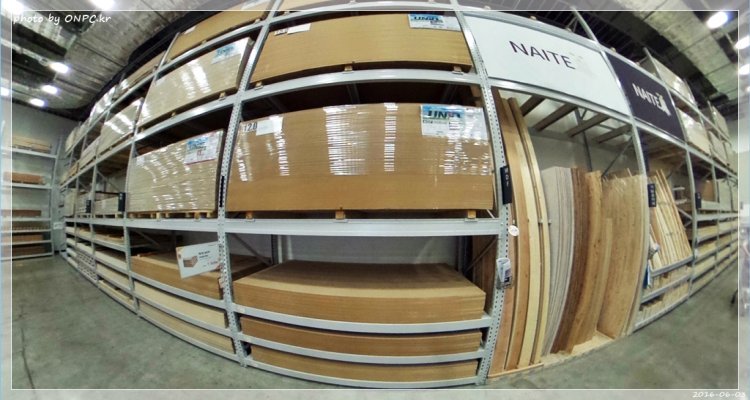 HOME CC 인테리어 울산점 오픈날 2부 - 일반 매장 입구예요. HOME CC 인테리어 울산점 오픈날 2부