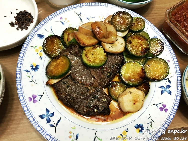 저탄수화물 고지방(LCHF) 식단 및 후기 - 시원한 맥주와 코스트코에서 구입한 연어 & 광어 회 저탄수화물 고지방(LCHF) 식단 및 후기