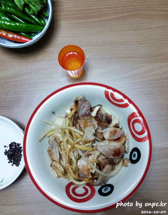 저탄수화물 고지방(LCHF) 식단 및 후기 - 시원한 맥주와 코스트코에서 구입한 연어 & 광어 회 저탄수화물 고지방(LCHF) 식단 및 후기