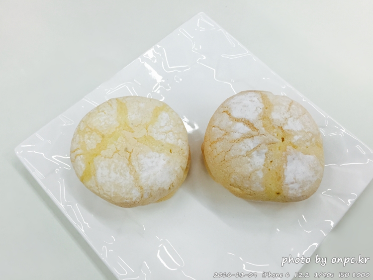 코스트코의 마카롱 닮은 블루베리 맛 쁘띠 파이 - 블루베리 맛이 가득한 쁘띠 파이를 소개합니다. 코스트코의 마카롱 닮은 블루베리 맛 쁘띠 파이