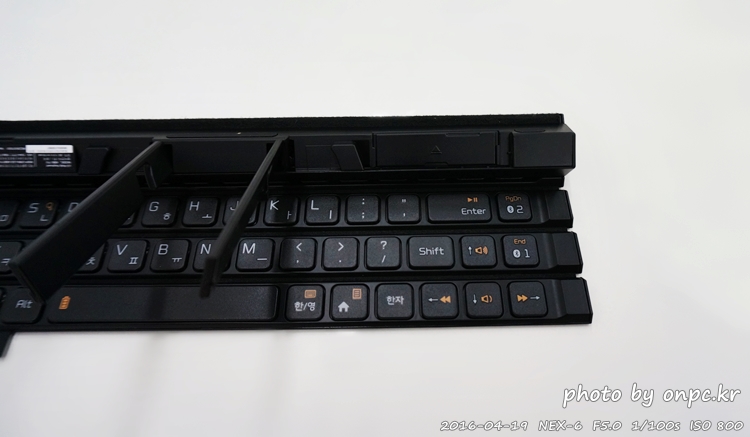 휴대가 간편한 롤방식 LG롤리키보드2 KBB-710