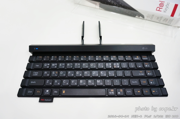 휴대가 간편한 롤방식 LG롤리키보드2 KBB-710