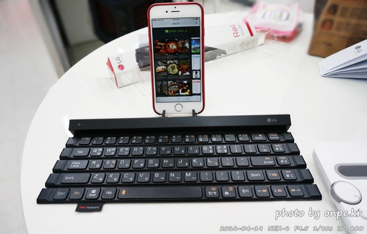 휴대가 간편한 롤방식 LG롤리키보드2 KBB-710