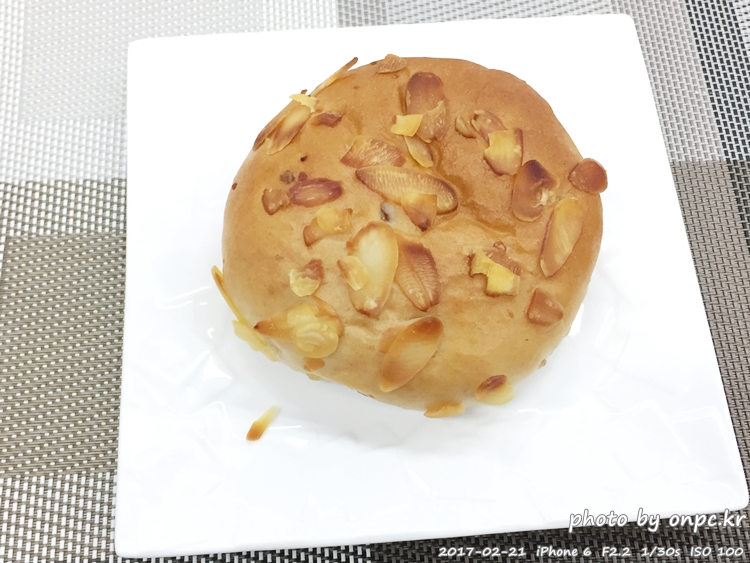 코스트코의 새로운 간식 크림치즈호두빵