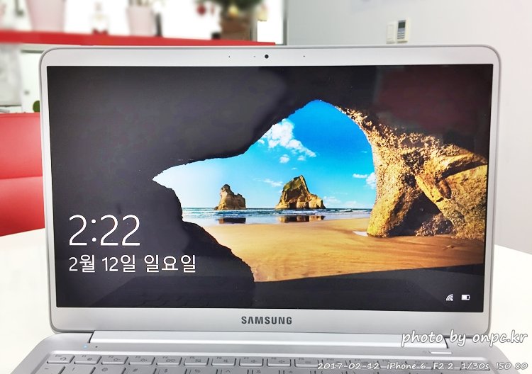 삼성노트북9 Always! NT900X3Y-KD5S 개봉기 - 초 경량 초 슬림 가벼워서 한 손으로도 들을 수 있어요. (출처http://www.samsung.com) 삼성노트북9 Always! NT900X3Y-KD5S 개봉기
