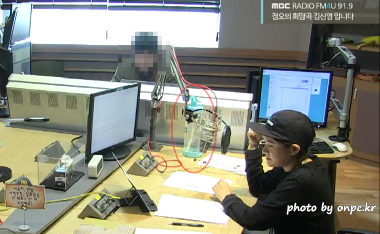 하루2리터 물마시기의 시작! 대용량 2리터 빨대물병 구입개봉기 - 10˚C 2리터 빨대 물병 민트!! 구입 및 개봉사용기입니다. 대용량 2리터 빨대물병 구입개봉기