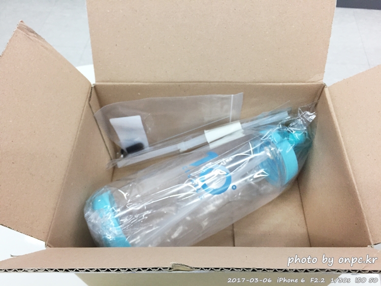 하루2리터 물마시기의 시작! 대용량 2리터 빨대물병 구입개봉기 - 10˚C 2리터 빨대 물병 민트!! 구입 및 개봉사용기입니다. 대용량 2리터 빨대물병 구입개봉기