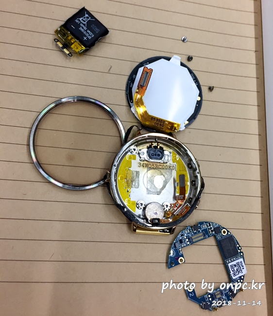 페블(pebble)타임 라운드 스마트워치 배터리 자가 교체와 장단점 - 벌써 2년 이라는 시간이 지났네요. 알리 스마트워치 배터리 자가수리