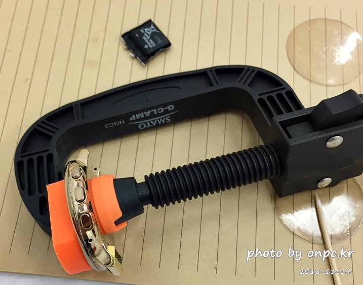 페블(pebble)타임 라운드 스마트워치 배터리 자가 교체와 장단점 - 벌써 2년 이라는 시간이 지났네요. 알리 스마트워치 배터리 자가수리