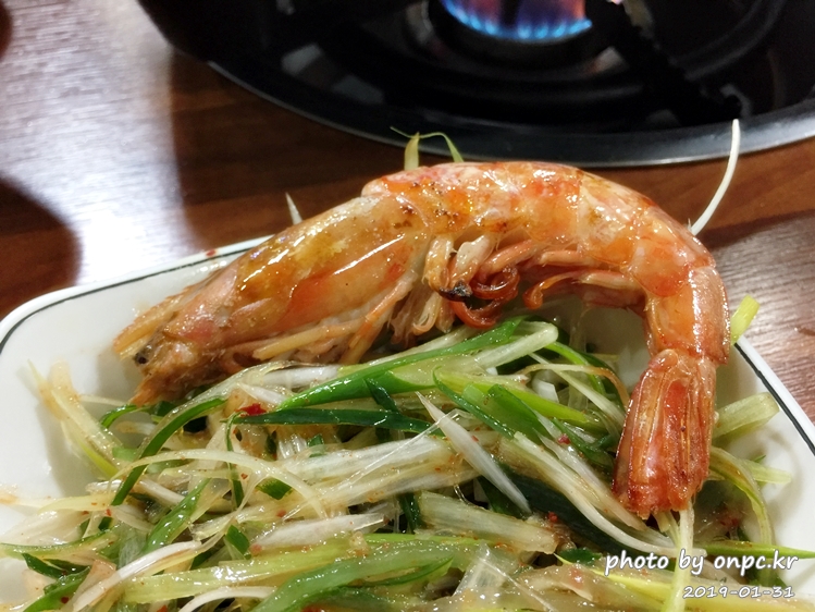 대패삼겹살+왕새우+전복을 삼합으로 즐길 수 있는 별난 고기집 - 별난 고기집의 차림표. 대패삼겹살+왕새우+전복을 삼합으로 즐길 수 있는 별난 고기집