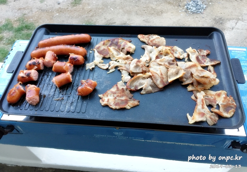 불판 포함 넉넉한 크기의 맥스 투버너 휴대용가스렌지 - 온라인에서 구입하고 택배로 배송 받았어요. 맥스 투버너 휴대용가스렌지 구입사용기