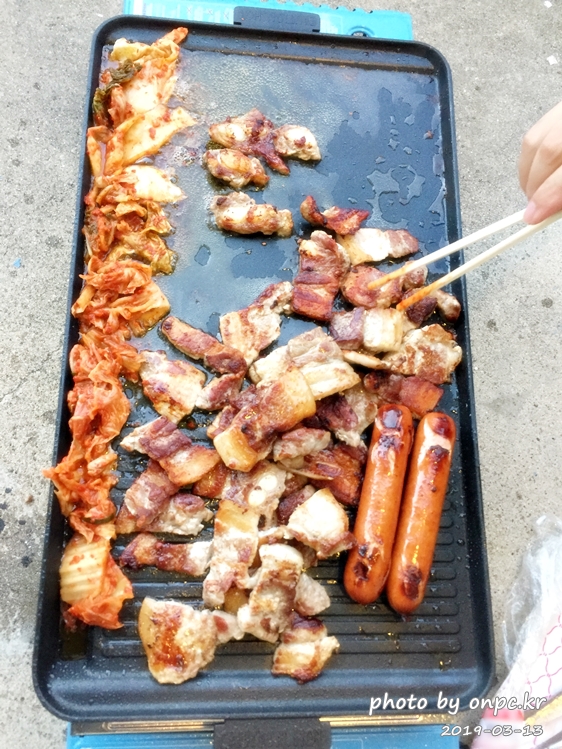 불판 포함 넉넉한 크기의 맥스 투버너 휴대용가스렌지 - 온라인에서 구입하고 택배로 배송 받았어요. 맥스 투버너 휴대용가스렌지 구입사용기