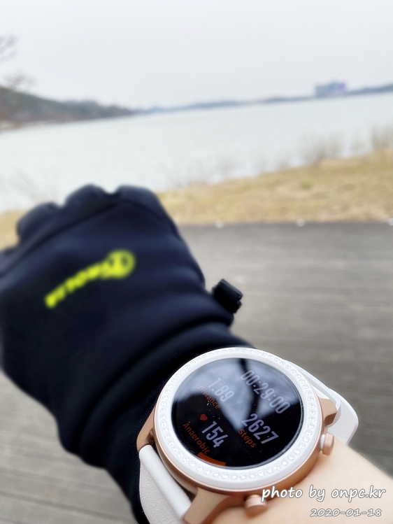 Amazfit GTR 화이트 스페셜 에디션