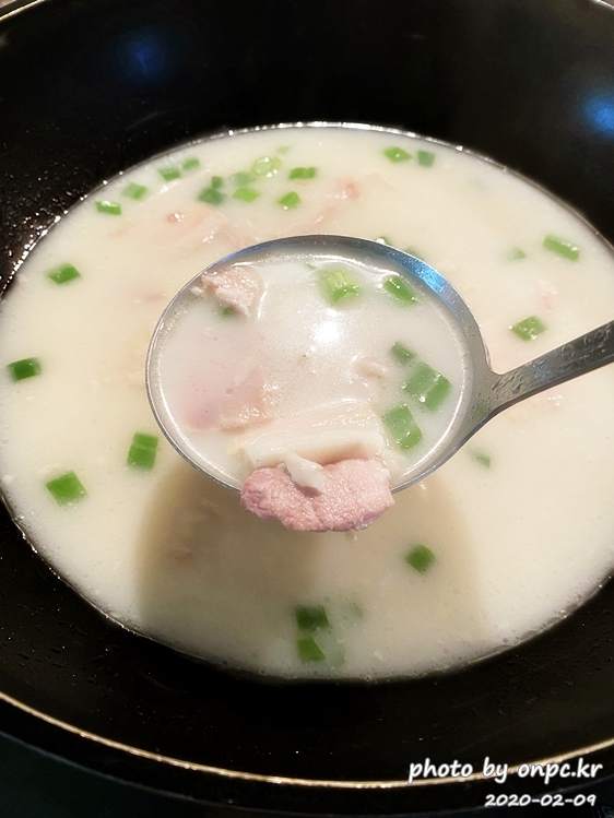 오뚜기 부산식 돼지국밥 곰탕(OTTOGI PREMIUM PORK BONE SOUP)