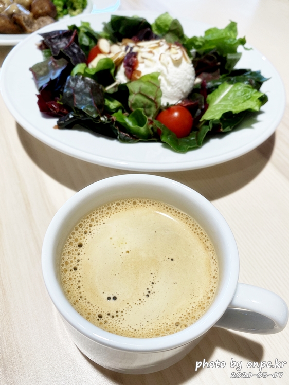 이케아동부산점레스토랑 방탄커피 리코타샐러드