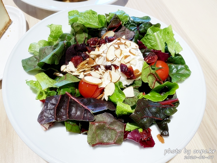 이케아동부산레스토랑 리코타 치즈 샐러드(Ricotta Cheese Salad)
