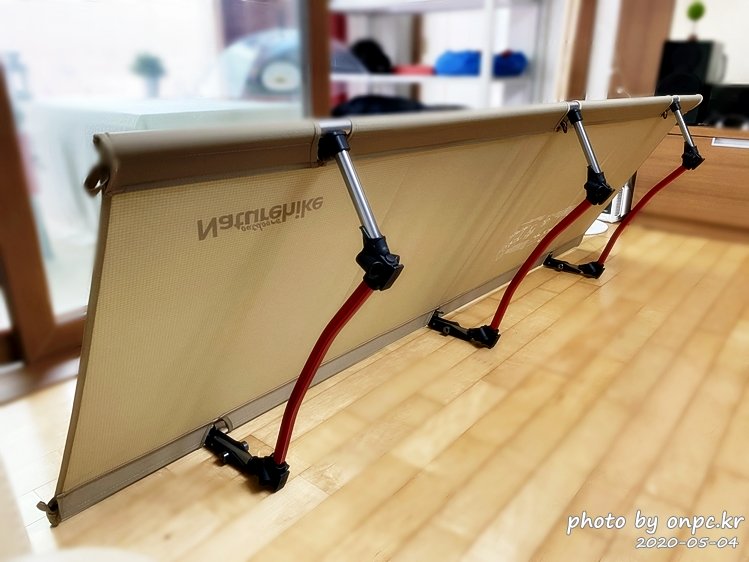 네이처하이크 경량 접이식 캠핑 코트(Naturehike light Folding Camping Cot)