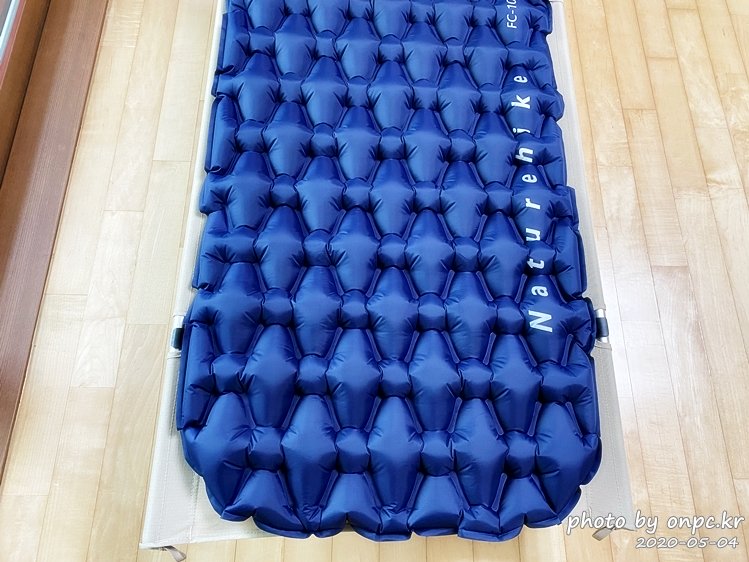 네이처하이크 경량 접이식 캠핑 코트(Naturehike light Folding Camping Cot)