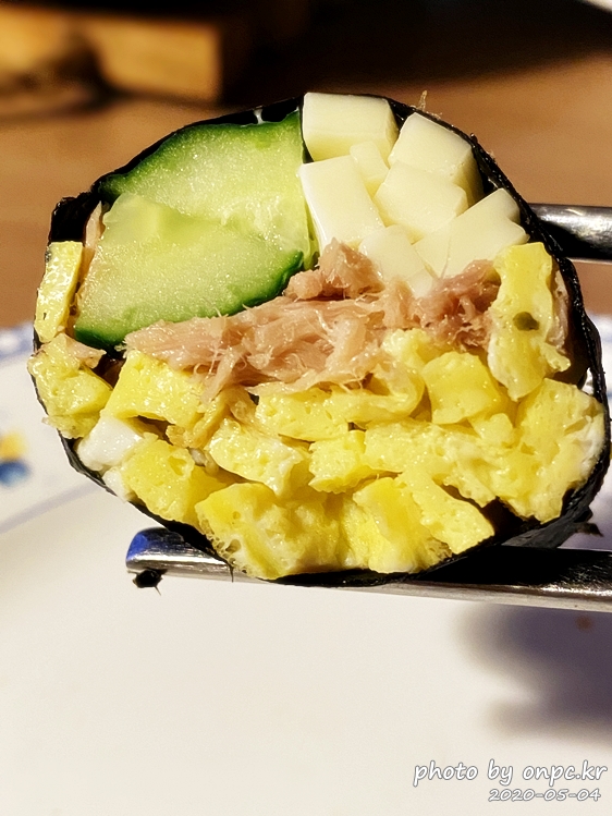 저탄수고지방(LCHF) 다이어트 식단의 계란 김밥과 삼겹 튀김, 코코넛 치킨 - 저탄수화물 고지방 식단의 영양섭취 비율 저탄수화물 고지방(LCHF) 밥없는 계란김밥