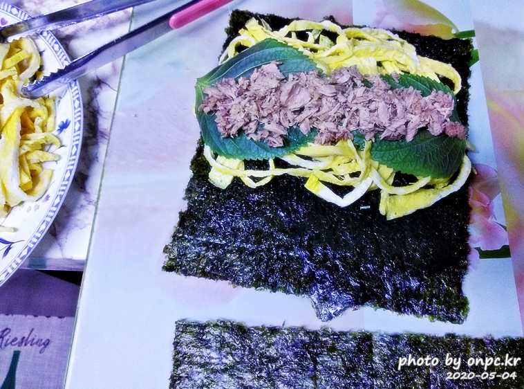 저탄수고지방(LCHF) 다이어트 식단의 계란 김밥과 삼겹 튀김, 코코넛 치킨 - 저탄수화물 고지방 식단의 영양섭취 비율 저탄수화물 고지방(LCHF) 밥없는 계란김밥