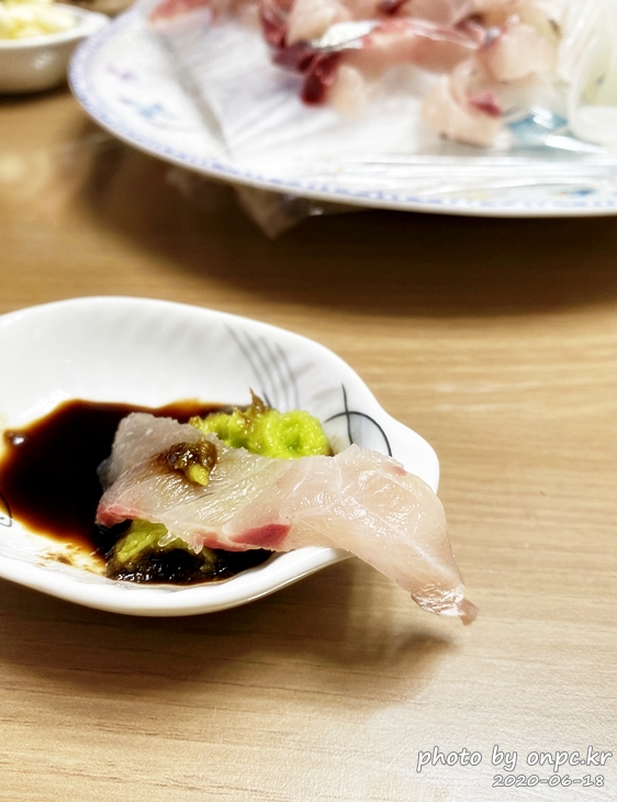 여름에 먹어야 더욱 맛있는 자연산 회~ 전갱이, 갑오징어, 고랑치 회를 맛보았어요. - 회는 양식, 자연산 둘 다 맛있지만 오늘은 남해 자연산 회 전갱이, 고랑치회, 갑오징어를 소개합니다~ 전갱이회