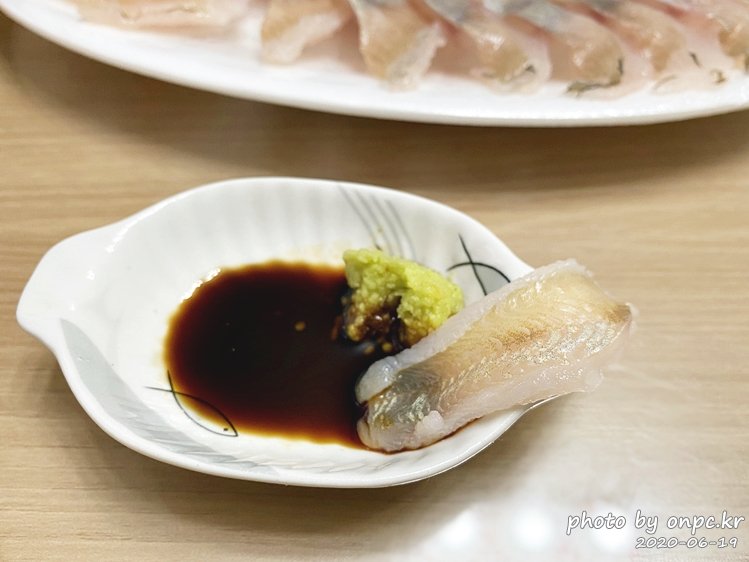 여름에 먹어야 더욱 맛있는 자연산 회~ 전갱이, 갑오징어, 고랑치 회를 맛보았어요. - 회는 양식, 자연산 둘 다 맛있지만 오늘은 남해 자연산 회 전갱이, 고랑치회, 갑오징어를 소개합니다~ 등가시치(Eelpouts)회