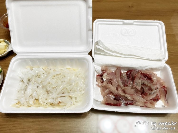 여름에 먹어야 더욱 맛있는 자연산 회~ 전갱이, 갑오징어, 고랑치 회를 맛보았어요. - 회는 양식, 자연산 둘 다 맛있지만 오늘은 남해 자연산 회 전갱이, 고랑치회, 갑오징어를 소개합니다~ 당사자연산직판장 회포장