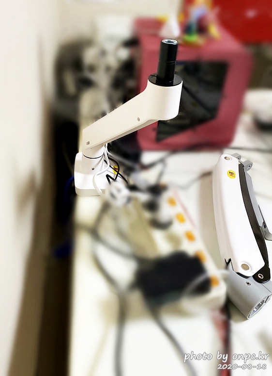 NB F100A 모니터암 거치대(NB Monitor arm)