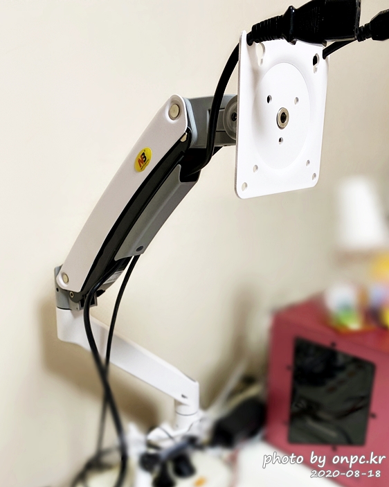 NB F100A 모니터암 거치대(NB Monitor arm)
