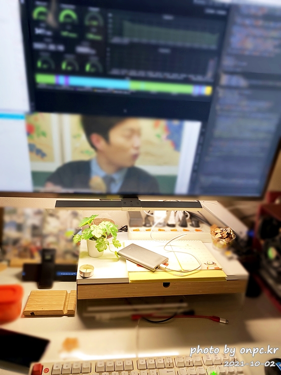 프리즘 모니터 클립조명