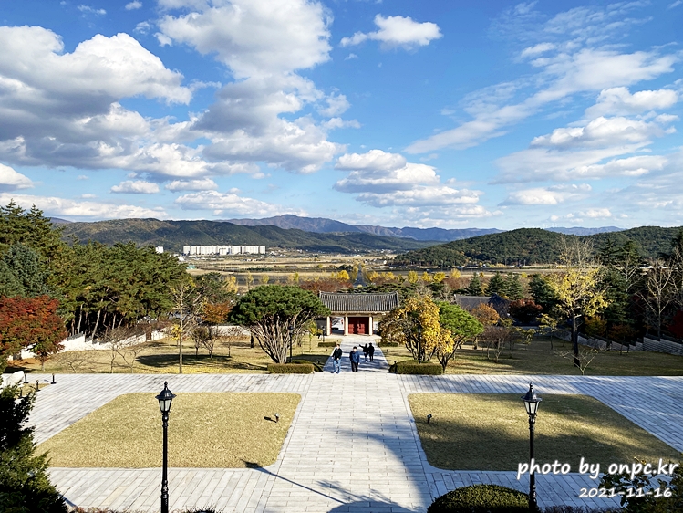 경주 통일전 광장