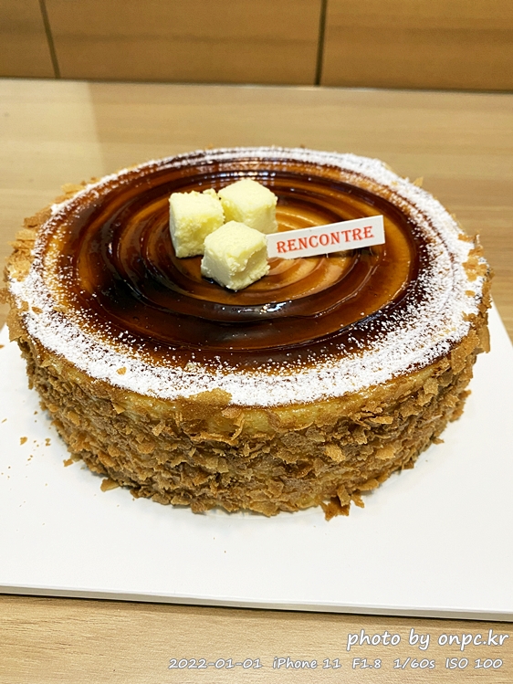 명인 빵집 '랑콩뜨레' 울산 본점 다녀왔어요. - 랑콩뜨레는 경주점과 울산점이 있고 경주점은 핫한 황리단길과 황성동에 위치해 경주 대표 빵집 중 한 곳입니다. 명인빵집 랑콩뜨레 울산본점 치즈케이크